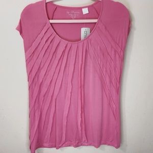 Chico's Manipulated Textured Top. Hyper Pink. Size 8 (Chico’s 1) Cap Sleeves